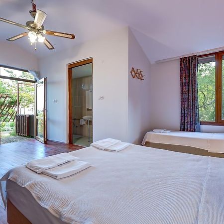 Assos Terrace Hotel ภายนอก รูปภาพ