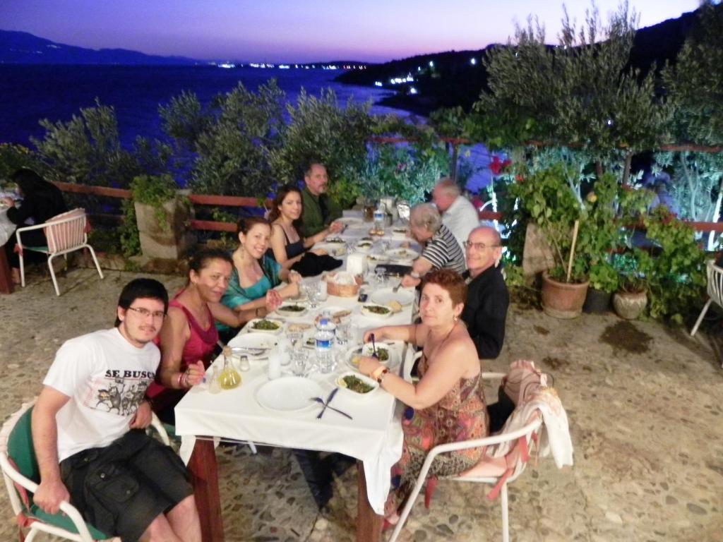 Assos Terrace Hotel ภายนอก รูปภาพ