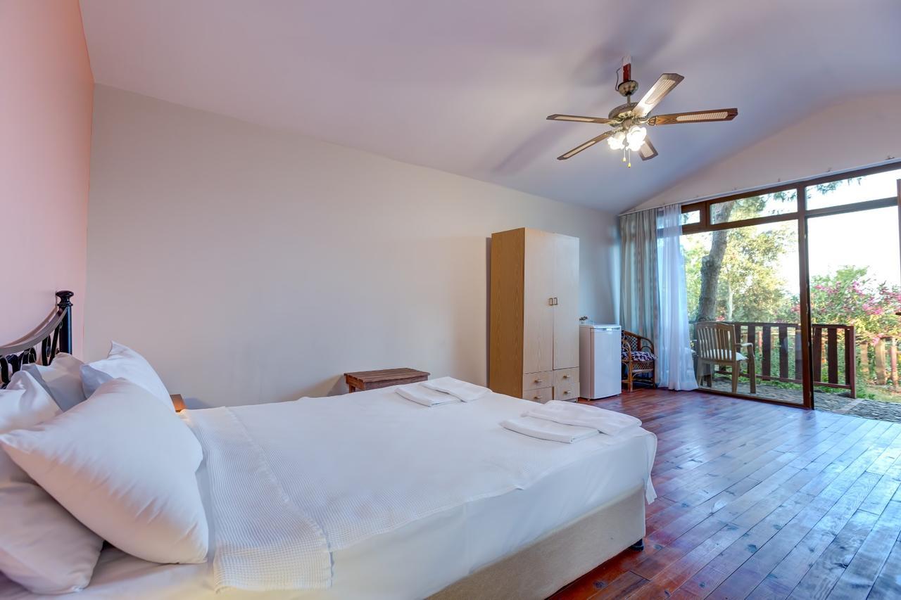 Assos Terrace Hotel ภายนอก รูปภาพ