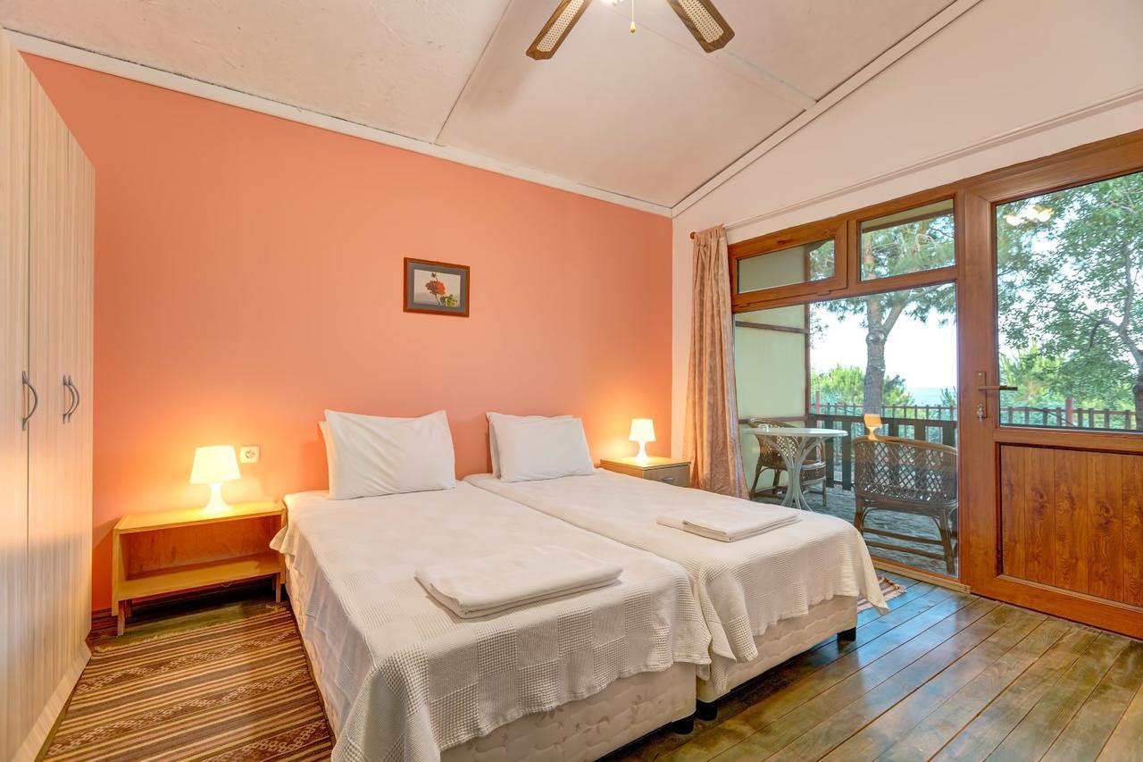 Assos Terrace Hotel ภายนอก รูปภาพ