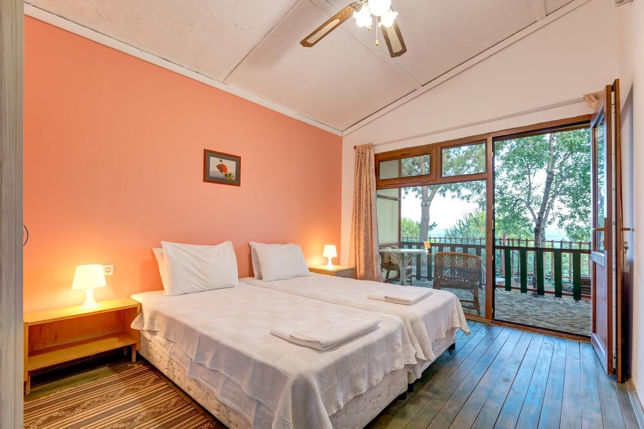 Assos Terrace Hotel ภายนอก รูปภาพ