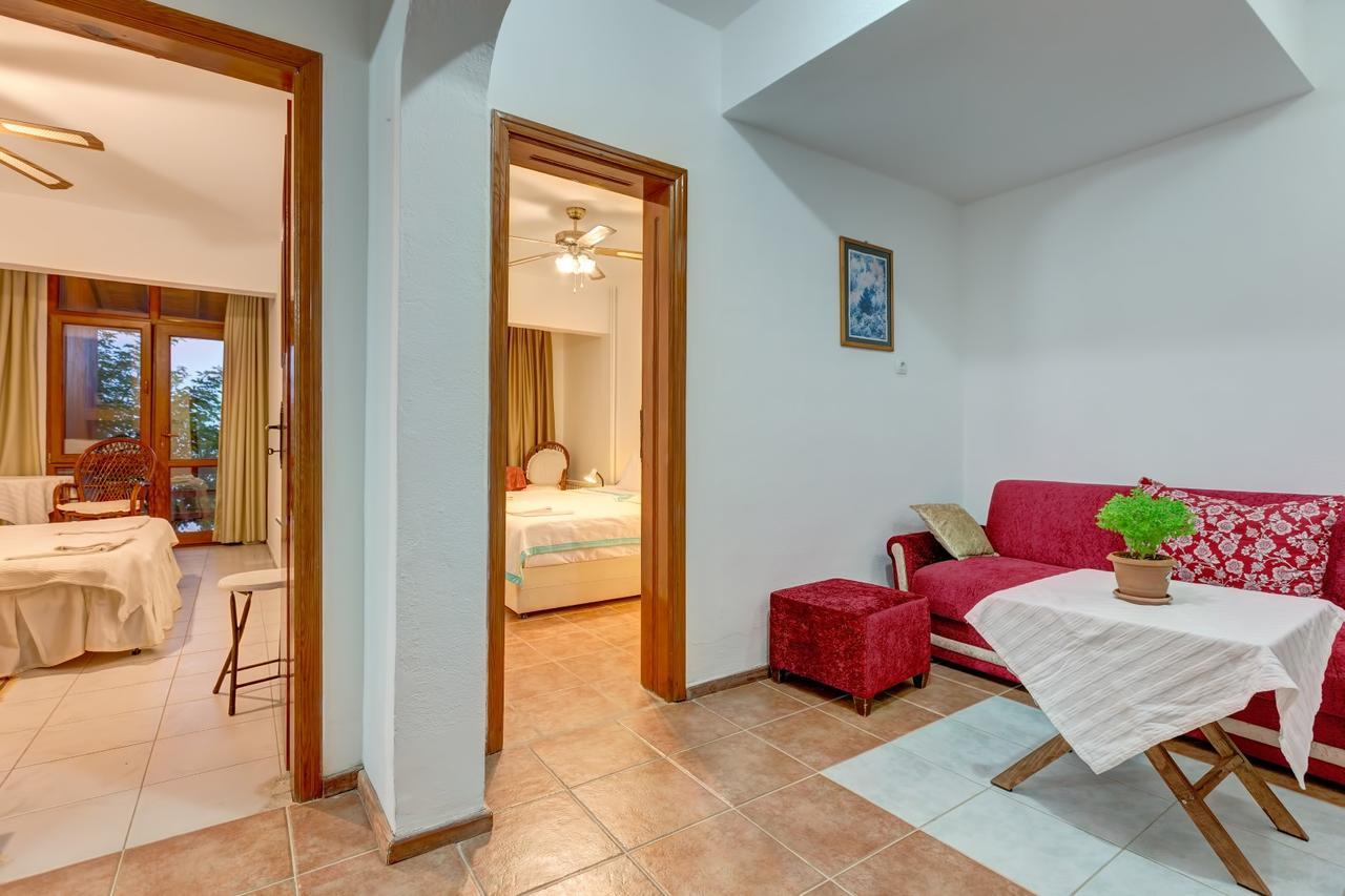Assos Terrace Hotel ภายนอก รูปภาพ