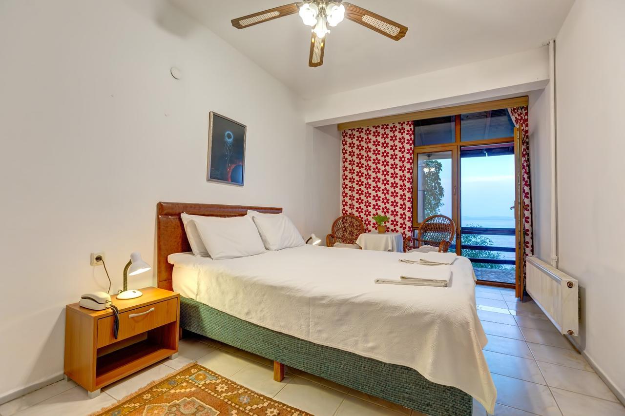 Assos Terrace Hotel ภายนอก รูปภาพ
