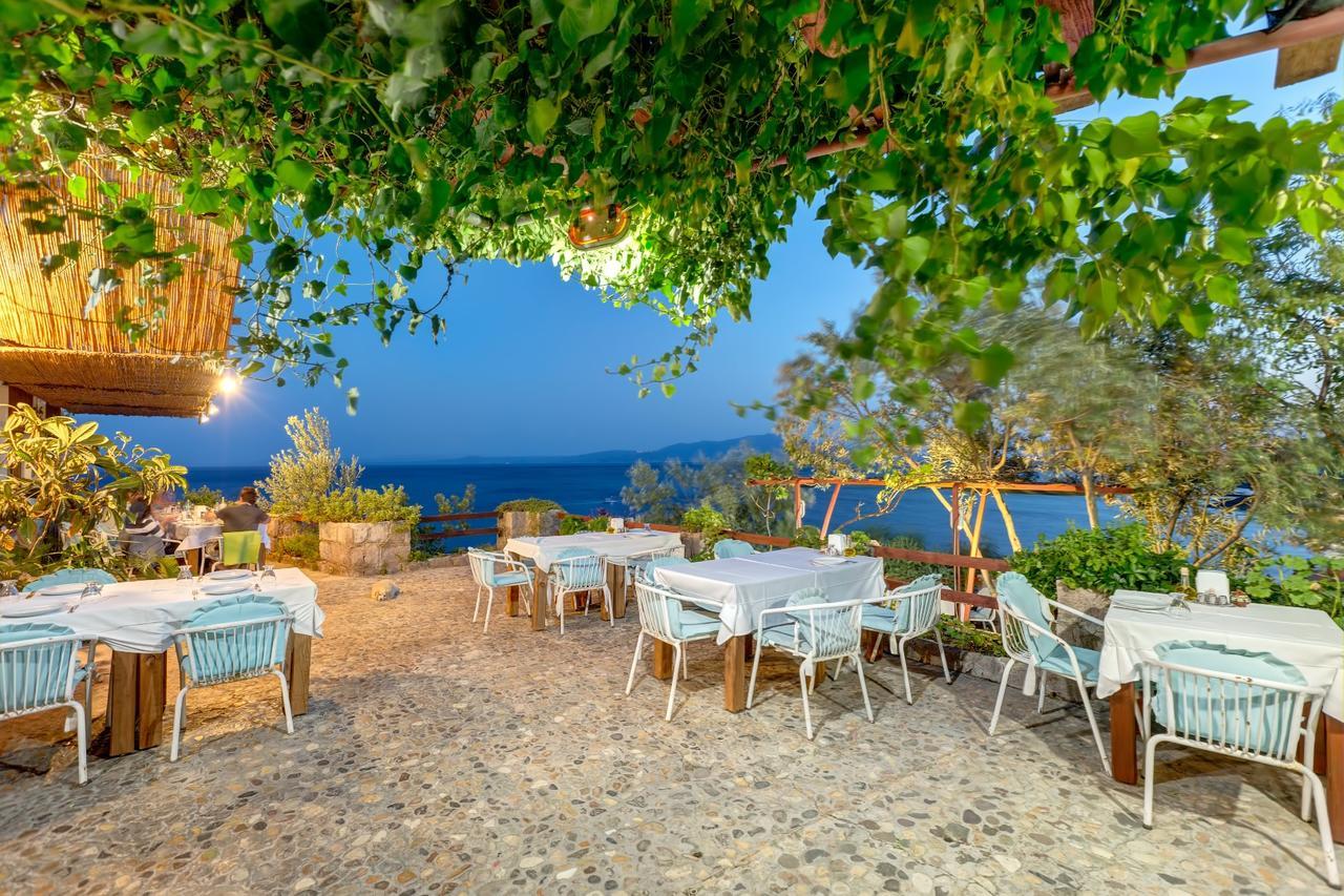 Assos Terrace Hotel ภายนอก รูปภาพ
